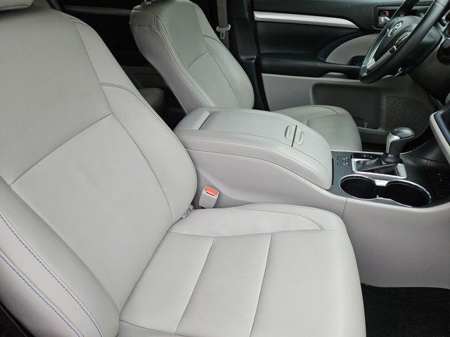 used 2018 Toyota Highlander car, priced at $21,878