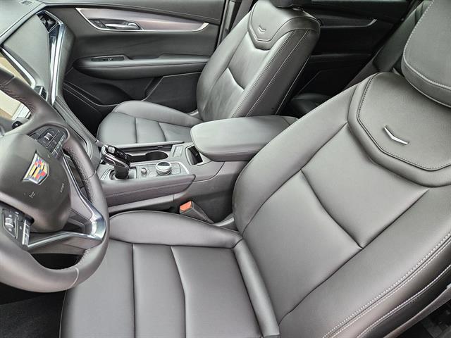 used 2025 Cadillac XT6 car, priced at $43,491