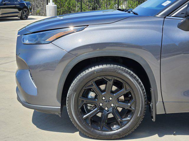 used 2024 Toyota Highlander car, priced at $38,991