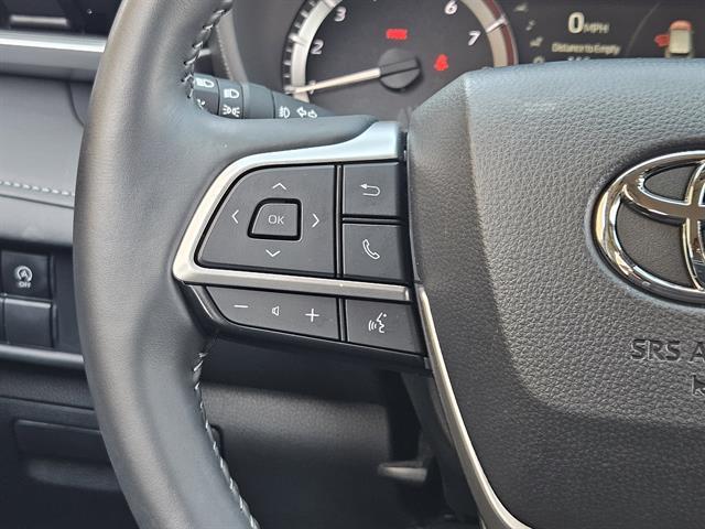 used 2024 Toyota Highlander car, priced at $37,291