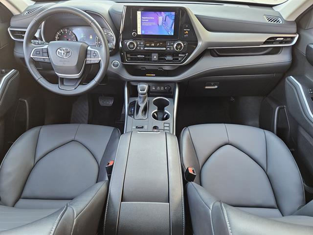 used 2025 Toyota Highlander car, priced at $42,498