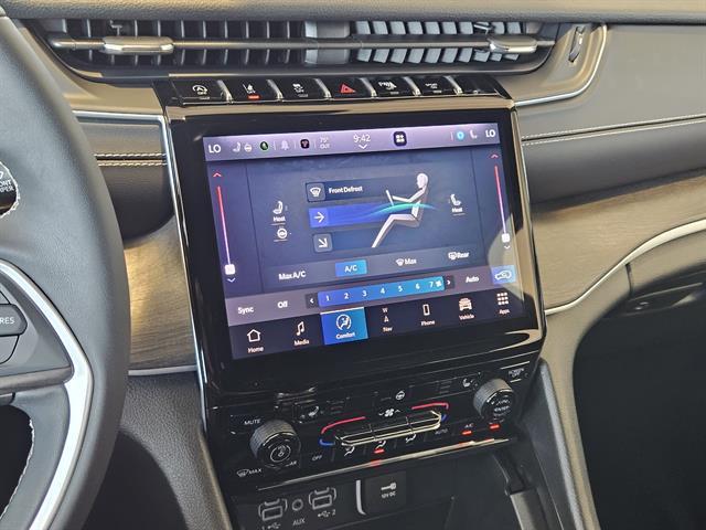used 2024 Jeep Grand Cherokee car, priced at $34,249