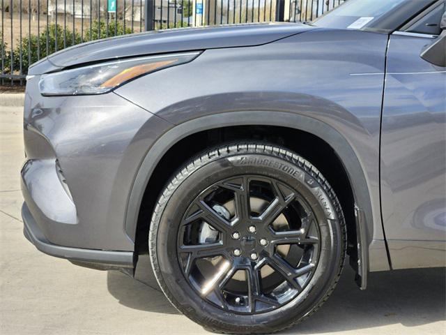 used 2023 Toyota Highlander car, priced at $33,991