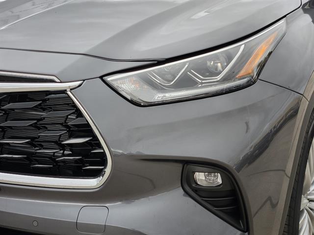 new 2025 Toyota Highlander Hybrid car, priced at $58,838