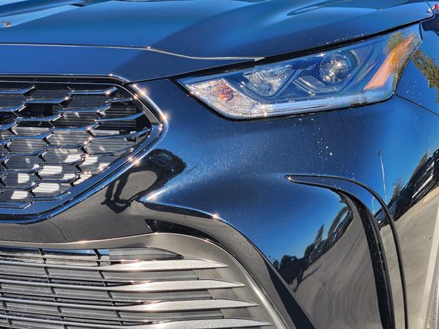 new 2025 Toyota Highlander car, priced at $52,615