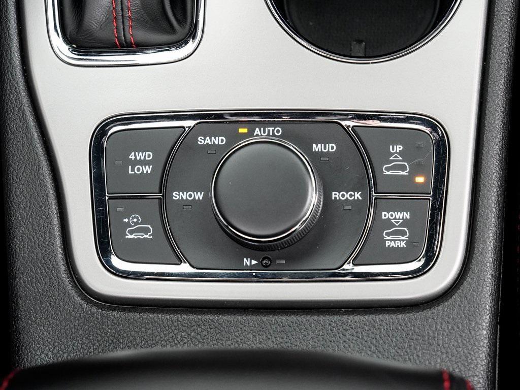 used 2021 Jeep Grand Cherokee car, priced at $25,495