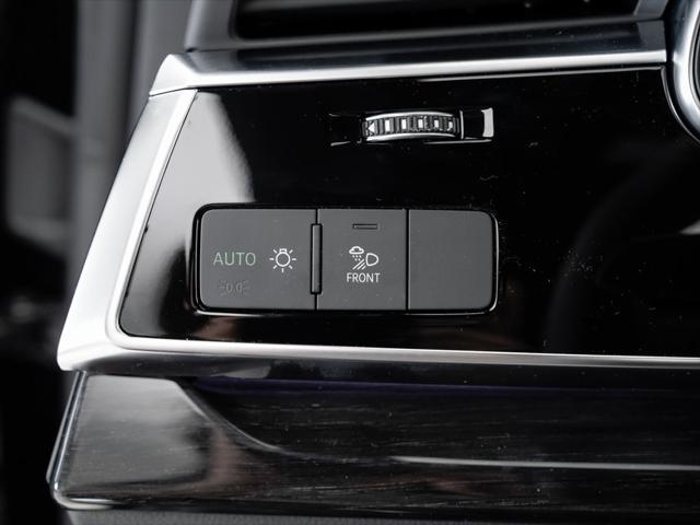new 2025 Audi Q8 car, priced at $86,705