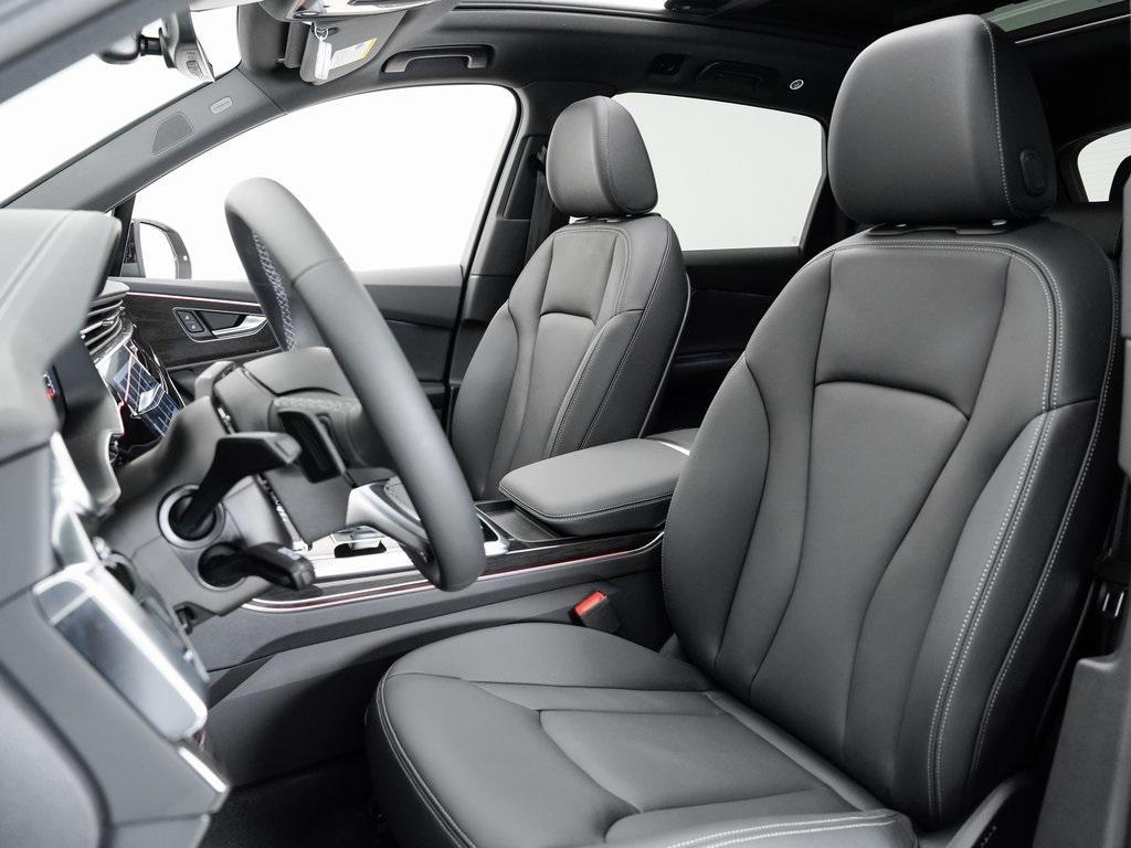 new 2025 Audi Q7 car