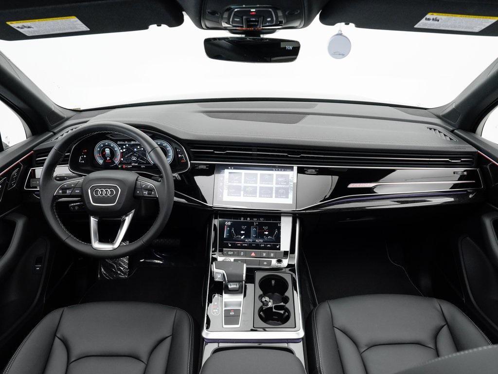 new 2025 Audi Q7 car