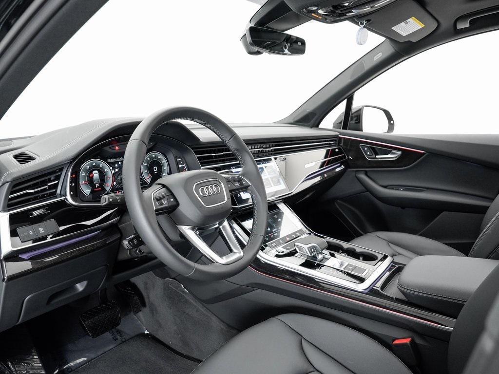 new 2025 Audi Q7 car