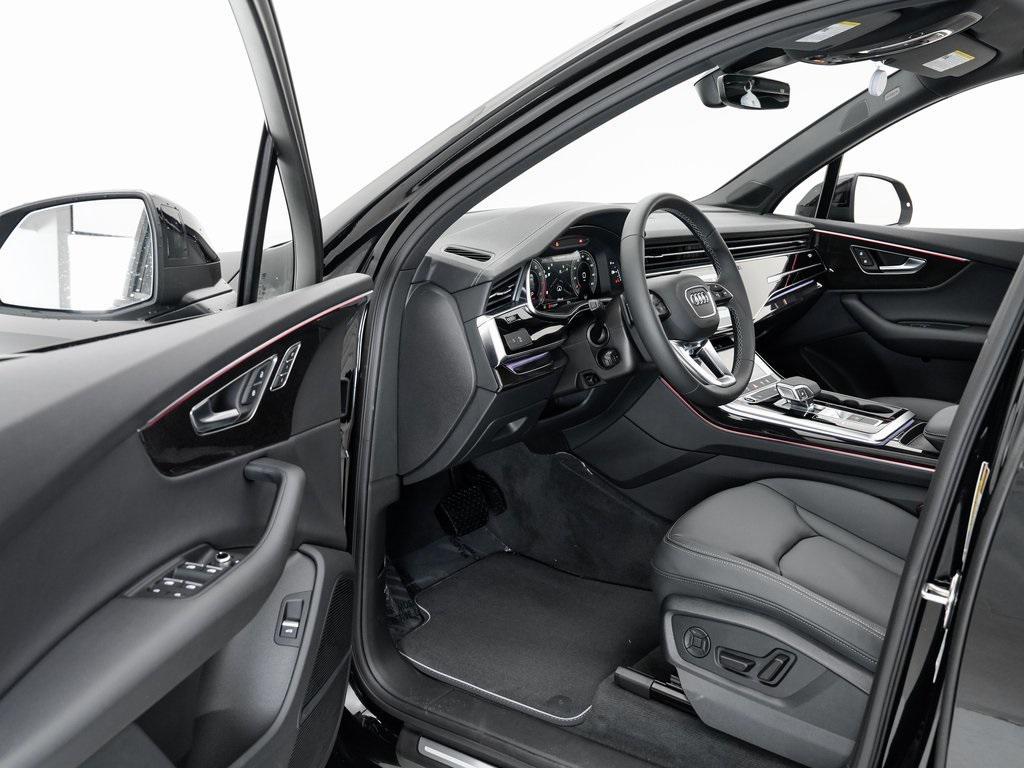 new 2025 Audi Q7 car