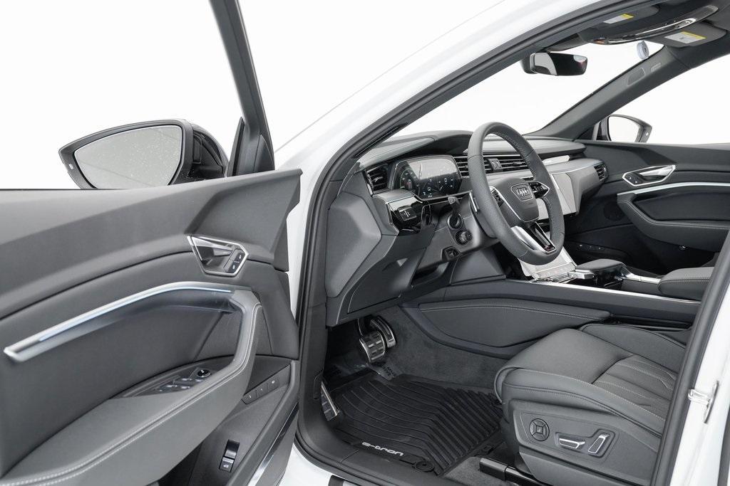 new 2024 Audi SQ8 e-tron car, priced at $106,965