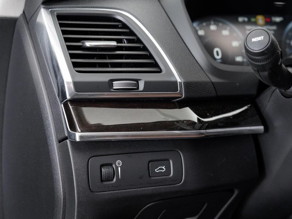 used 2019 Volvo XC90 car, priced at $24,495