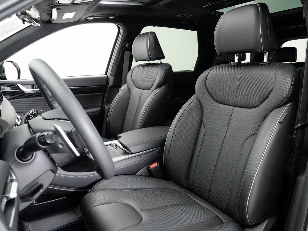 used 2025 Hyundai Palisade car, priced at $49,990