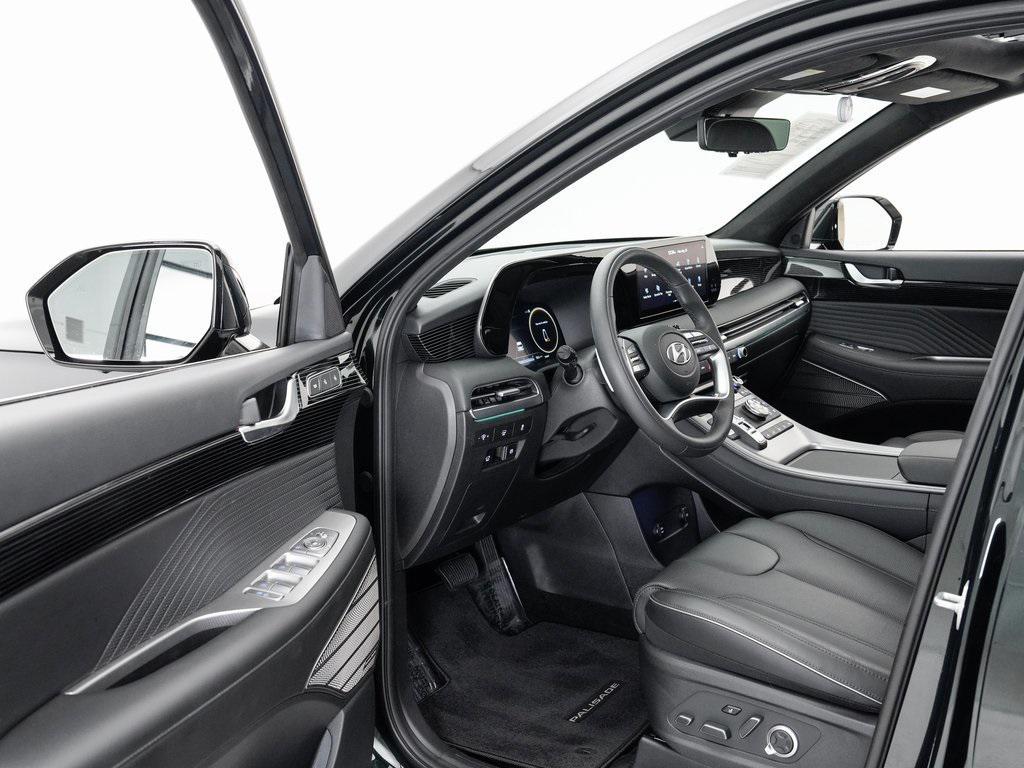 used 2025 Hyundai Palisade car, priced at $49,990