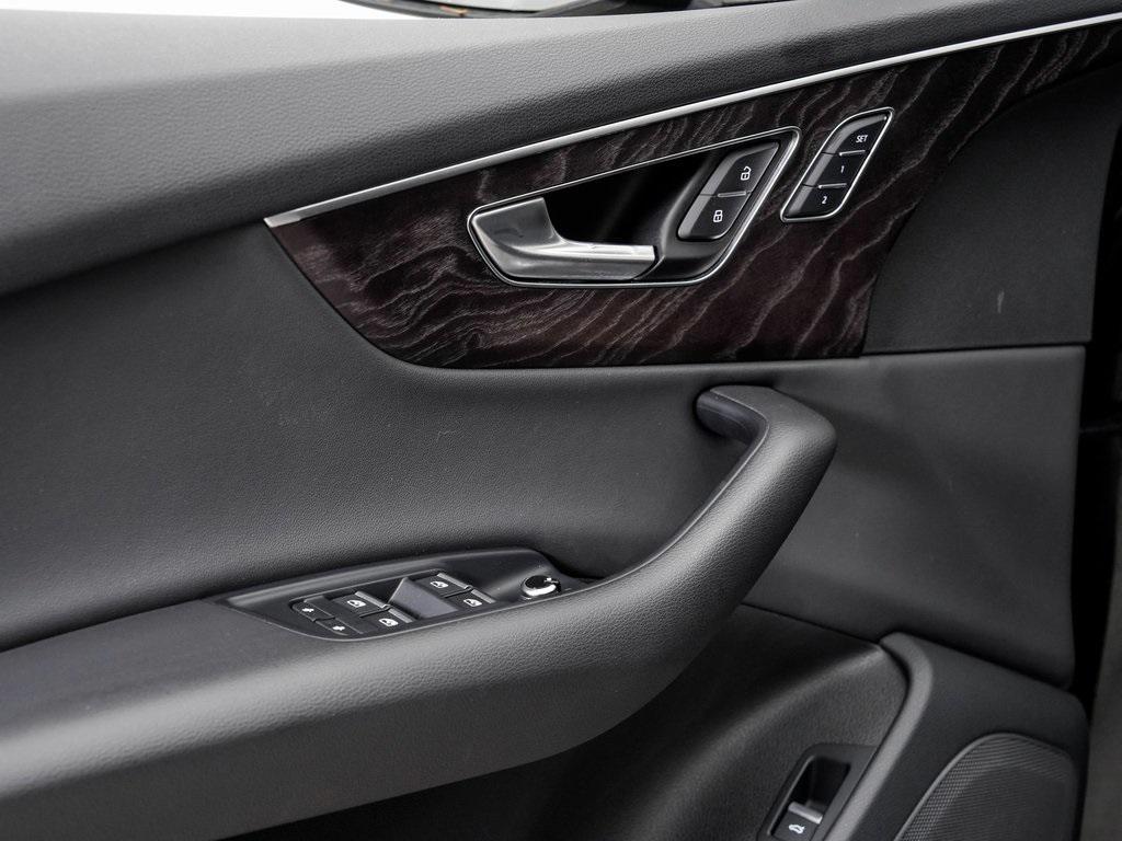 used 2020 Audi Q7 car, priced at $29,995