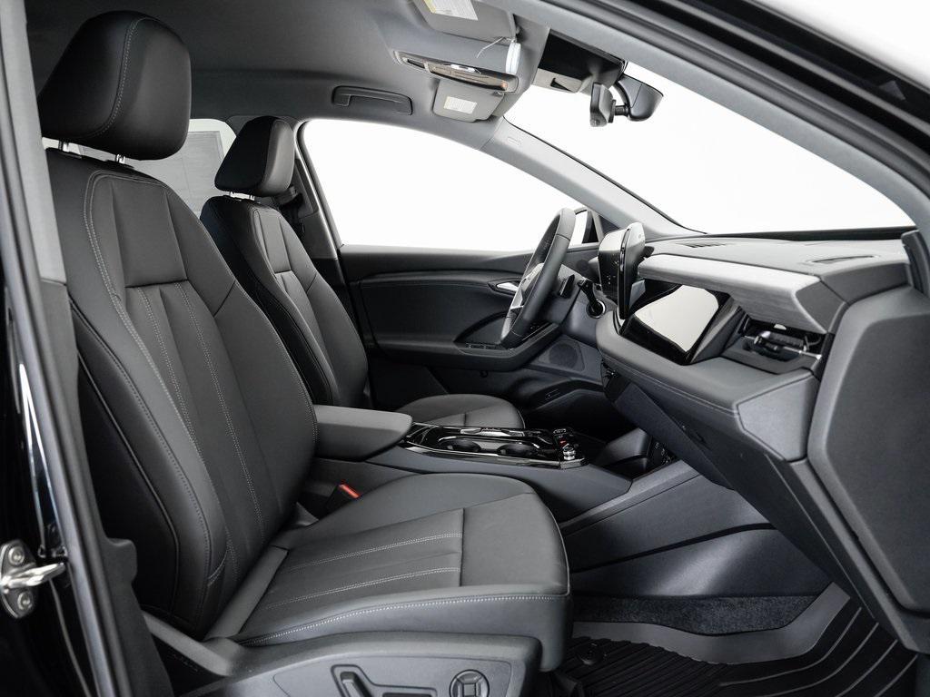 new 2025 Audi Q6 e-tron car, priced at $70,435