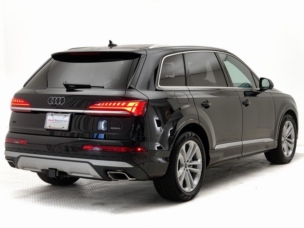 new 2025 Audi Q7 car, priced at $82,160