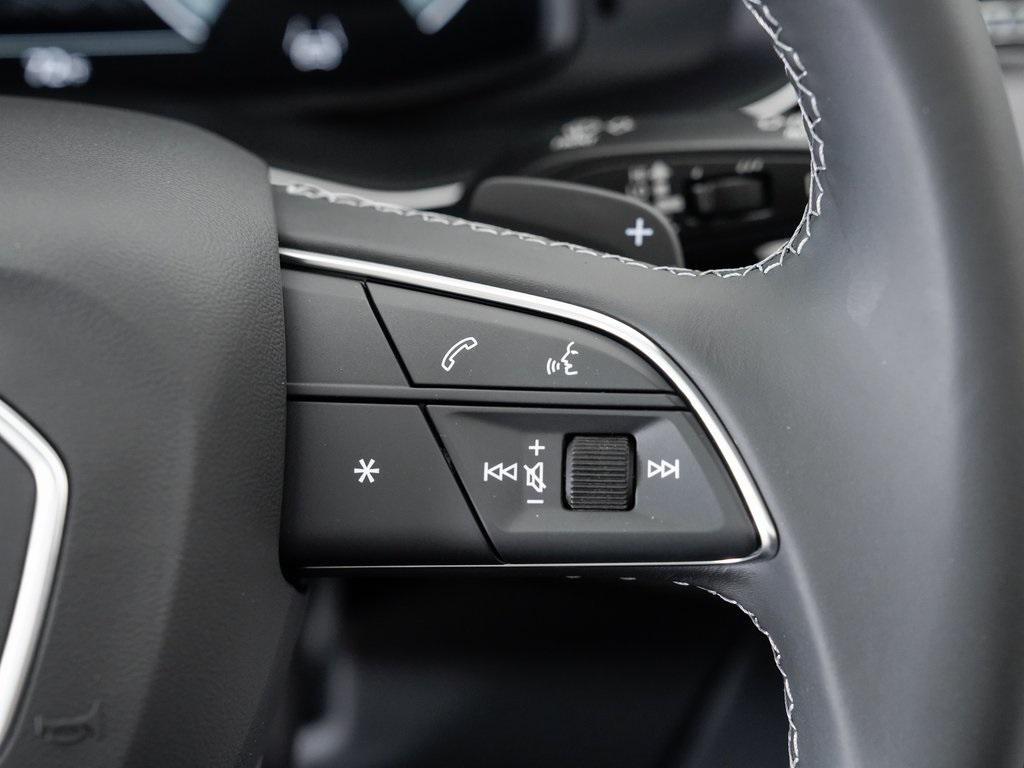 new 2025 Audi Q7 car, priced at $82,160