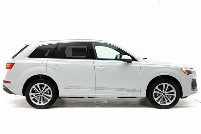 new 2025 Audi Q7 car, priced at $75,890