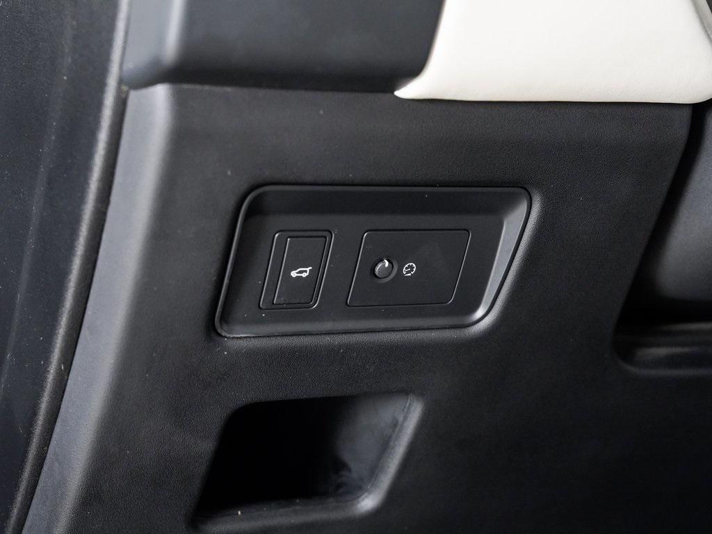 used 2022 Land Rover Discovery car, priced at $40,999