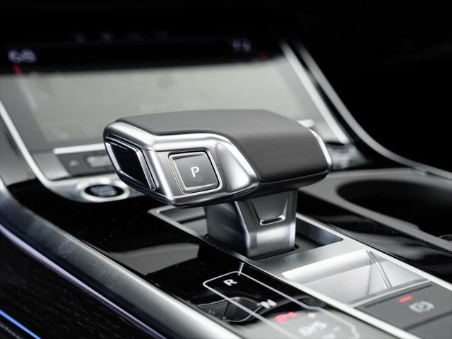 new 2025 Audi Q7 car, priced at $77,750