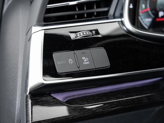 new 2025 Audi Q7 car, priced at $77,695