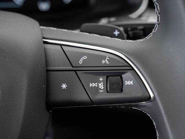 new 2025 Audi Q7 car, priced at $77,695