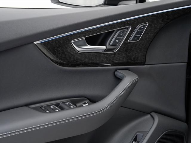 new 2025 Audi Q7 car, priced at $82,160
