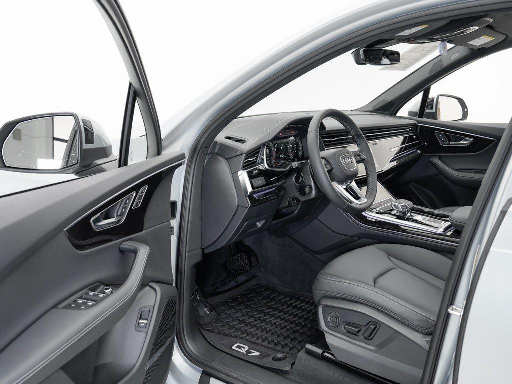 used 2025 Audi Q7 car, priced at $61,995