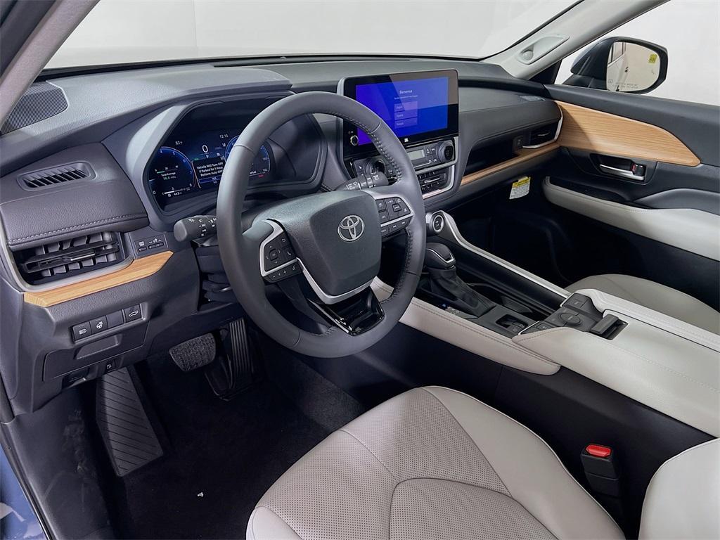 new 2025 Toyota Grand Highlander car
