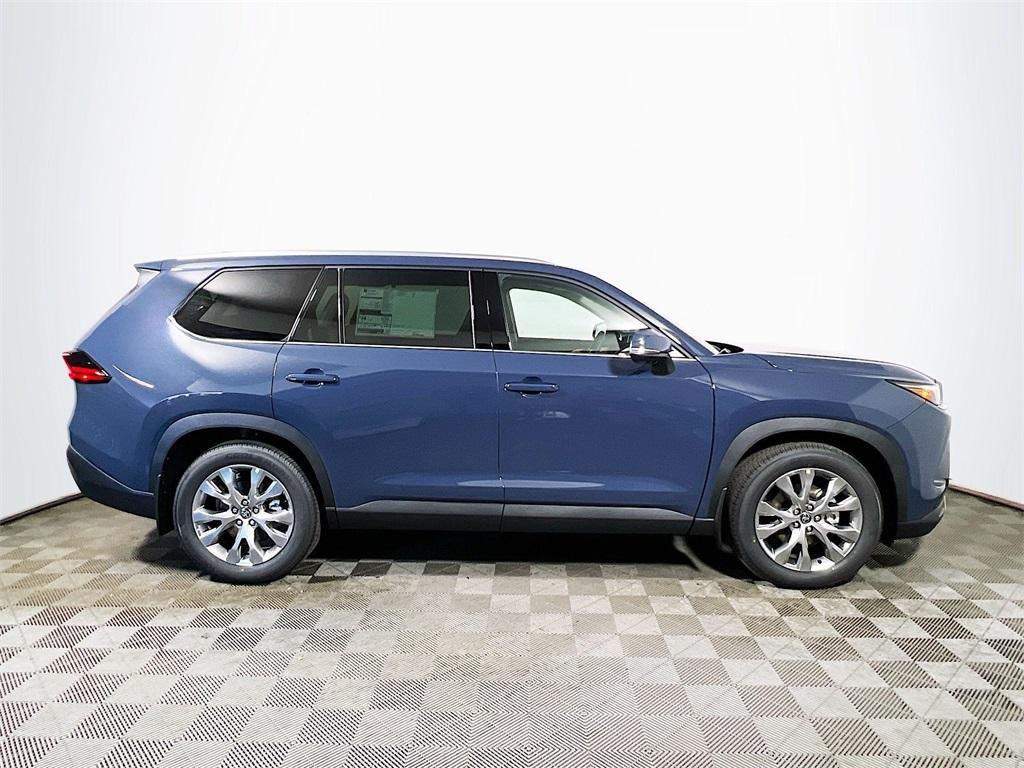 new 2025 Toyota Grand Highlander car