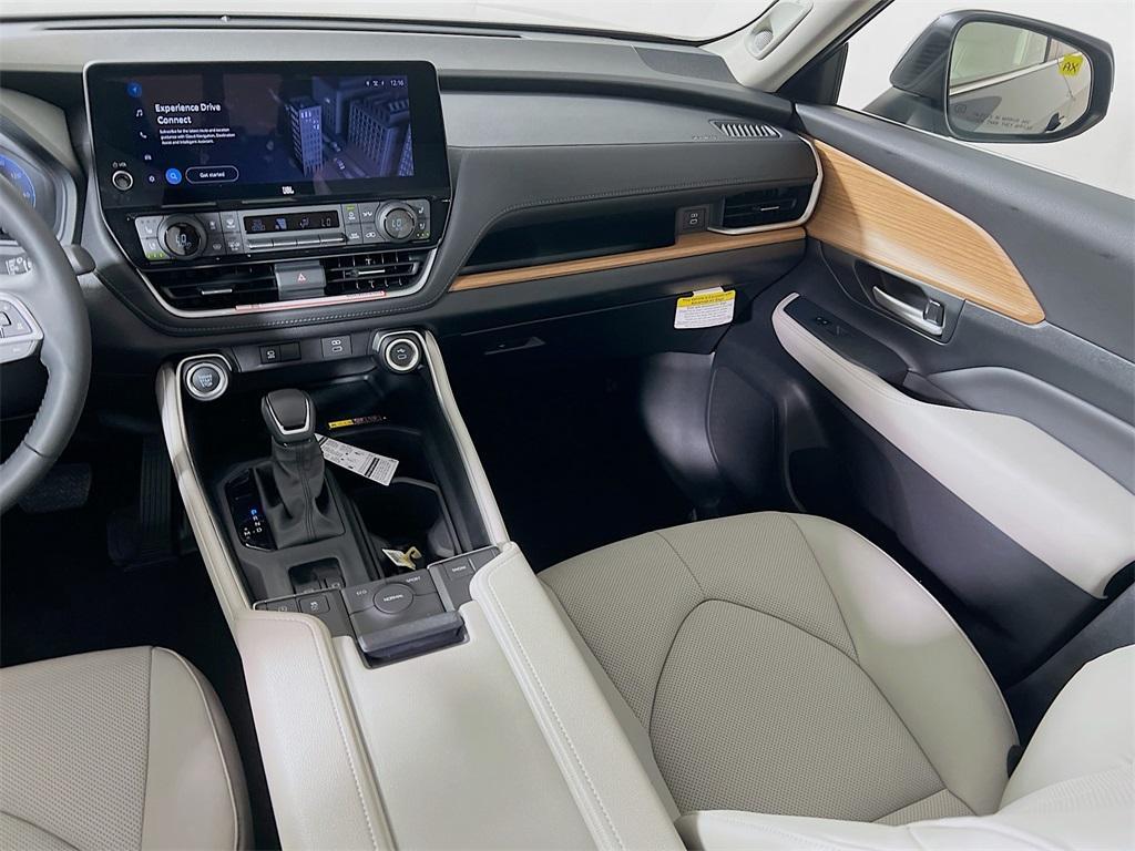 new 2025 Toyota Grand Highlander car