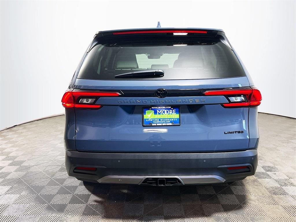 new 2025 Toyota Grand Highlander car