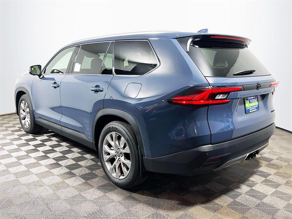 new 2025 Toyota Grand Highlander car