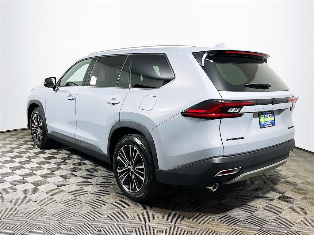 new 2025 Toyota Grand Highlander Hybrid car