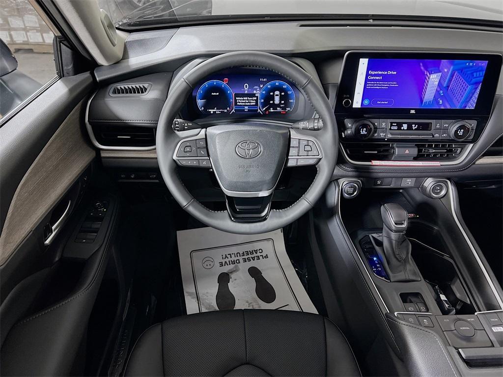 new 2025 Toyota Grand Highlander car