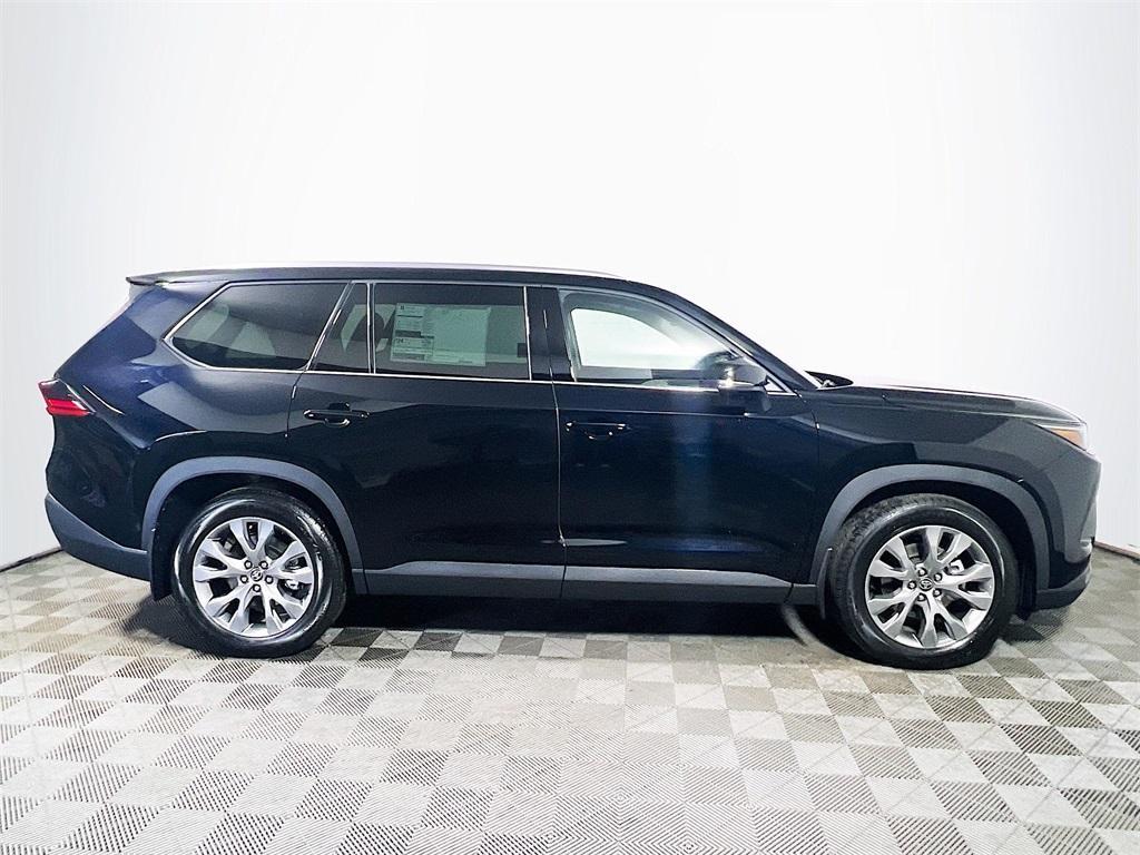 new 2025 Toyota Grand Highlander car