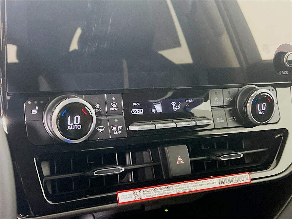 new 2025 Toyota Highlander Hybrid car