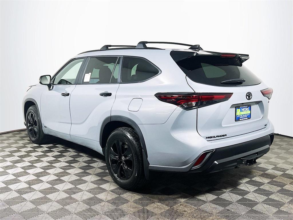 new 2025 Toyota Highlander Hybrid car