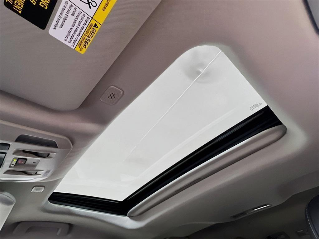 new 2025 Toyota Highlander Hybrid car