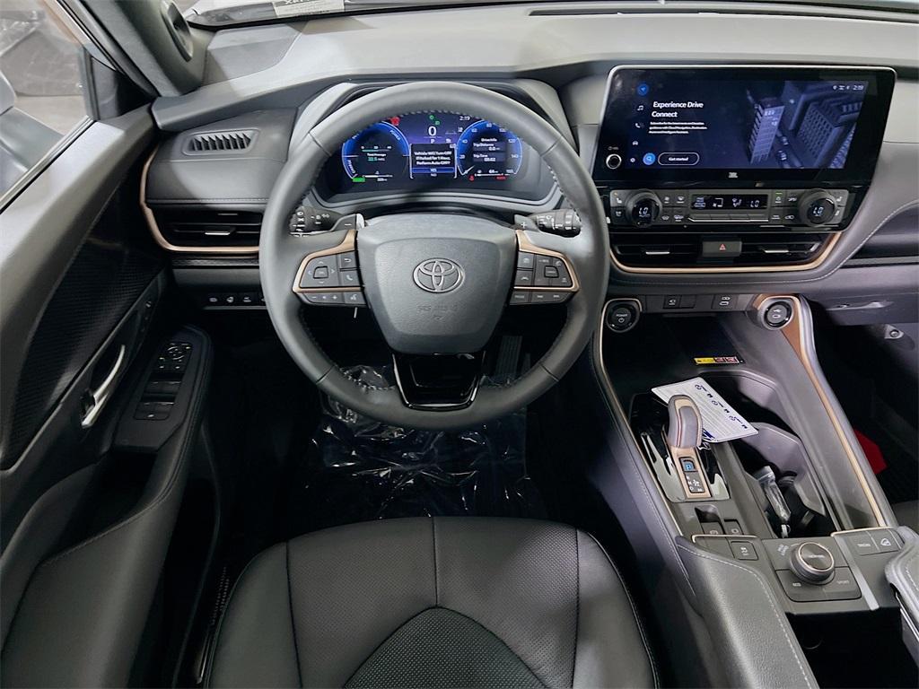 new 2026 Toyota Highlander Hybrid car, priced at $64,455