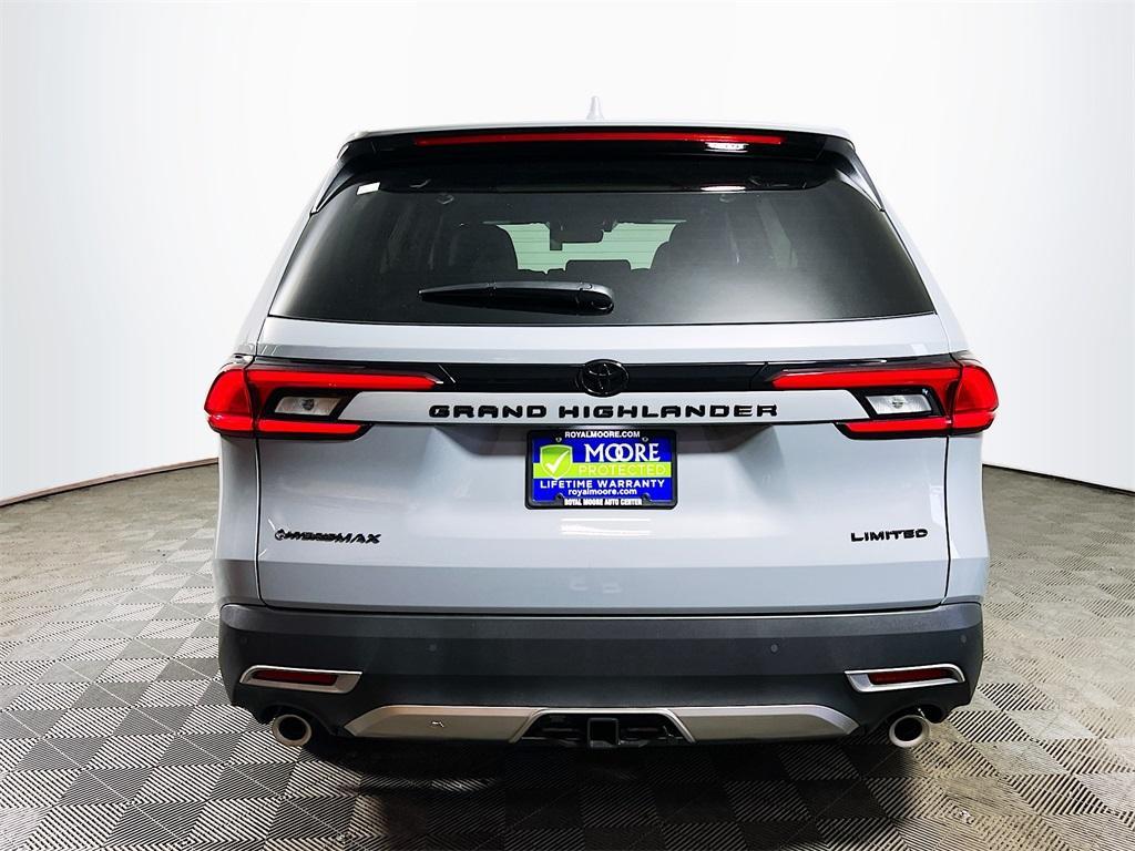 new 2026 Toyota Highlander Hybrid car, priced at $64,455