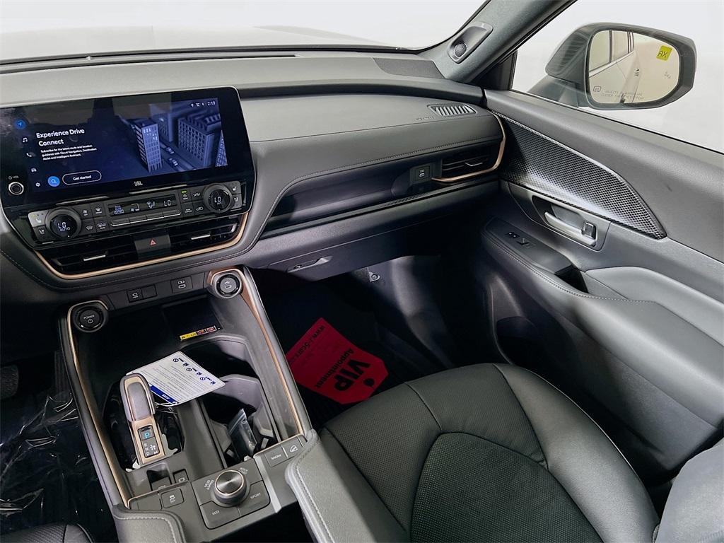 new 2026 Toyota Highlander Hybrid car, priced at $64,455