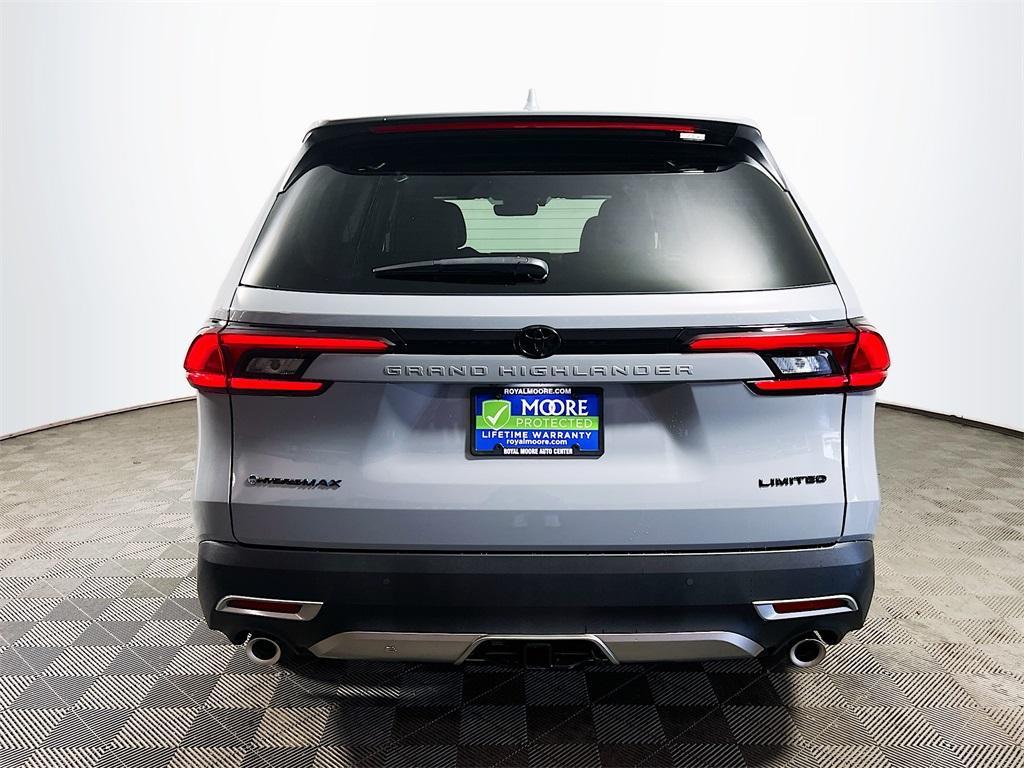 new 2025 Toyota Grand Highlander Hybrid car