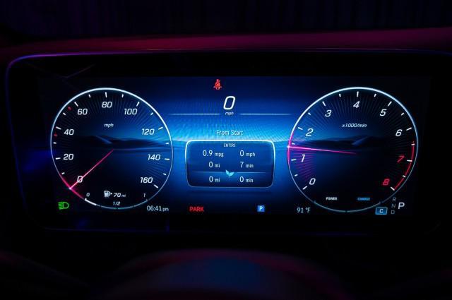 new 2025 Mercedes-Benz GLC 300 car, priced at $61,595