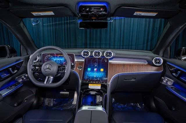 new 2025 Mercedes-Benz GLC 300 car, priced at $61,595