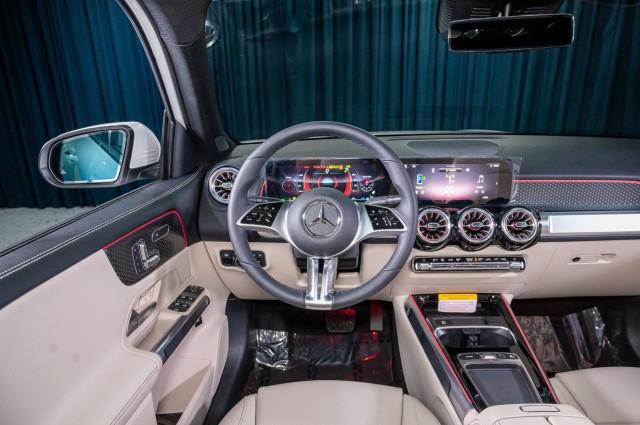 new 2025 Mercedes-Benz GLB 250 car, priced at $47,145