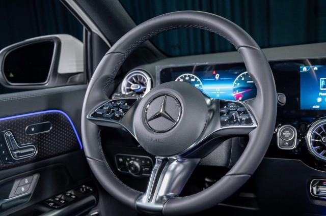 new 2025 Mercedes-Benz GLA 250 car, priced at $46,340