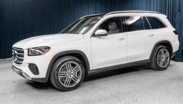 new 2025 Mercedes-Benz GLS 450 car, priced at $91,775